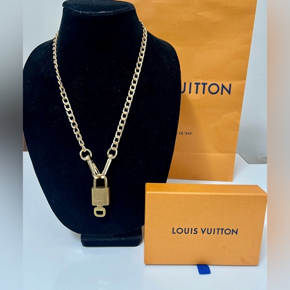 Authentic LV Gold Lock/Key #313, Authentic LV Box & Unbranded Chain 💛🧡 - Picture 9 of 10